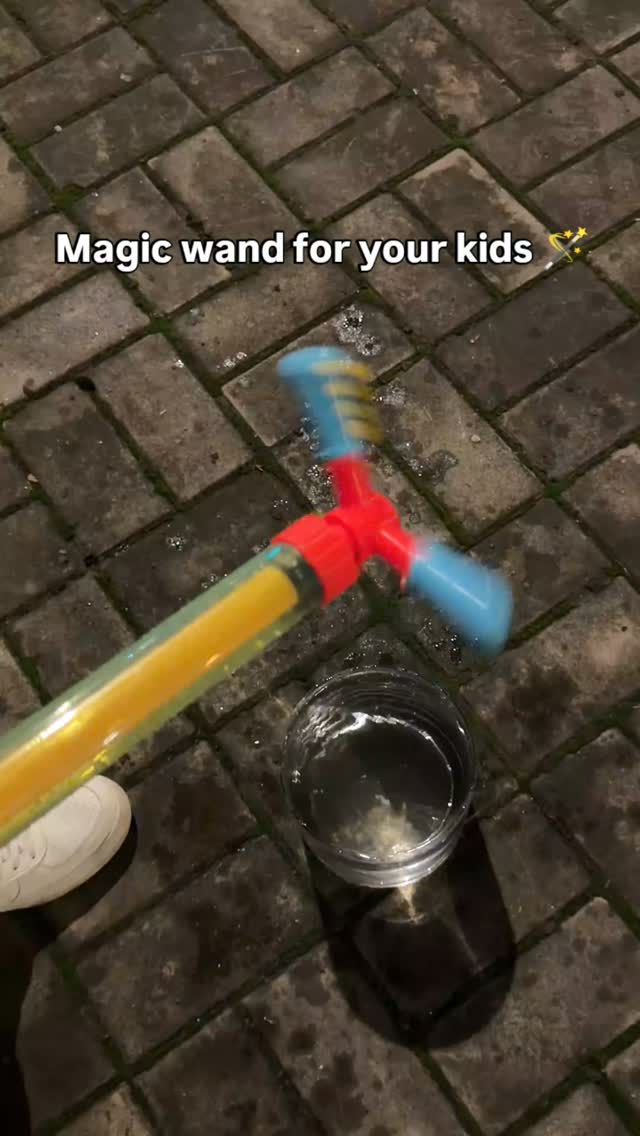 Summer Rotating Spray Water Wand Kids Pull Water Blaster Backyard Beach Water Game Toy